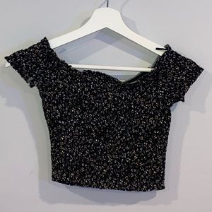 garage off the shoulder floral crop top size S